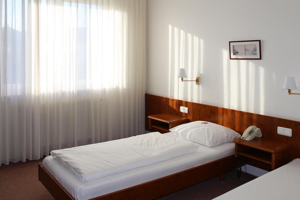 Hotel La Taverna Росбах-фор-дер-Хёэ Экстерьер фото